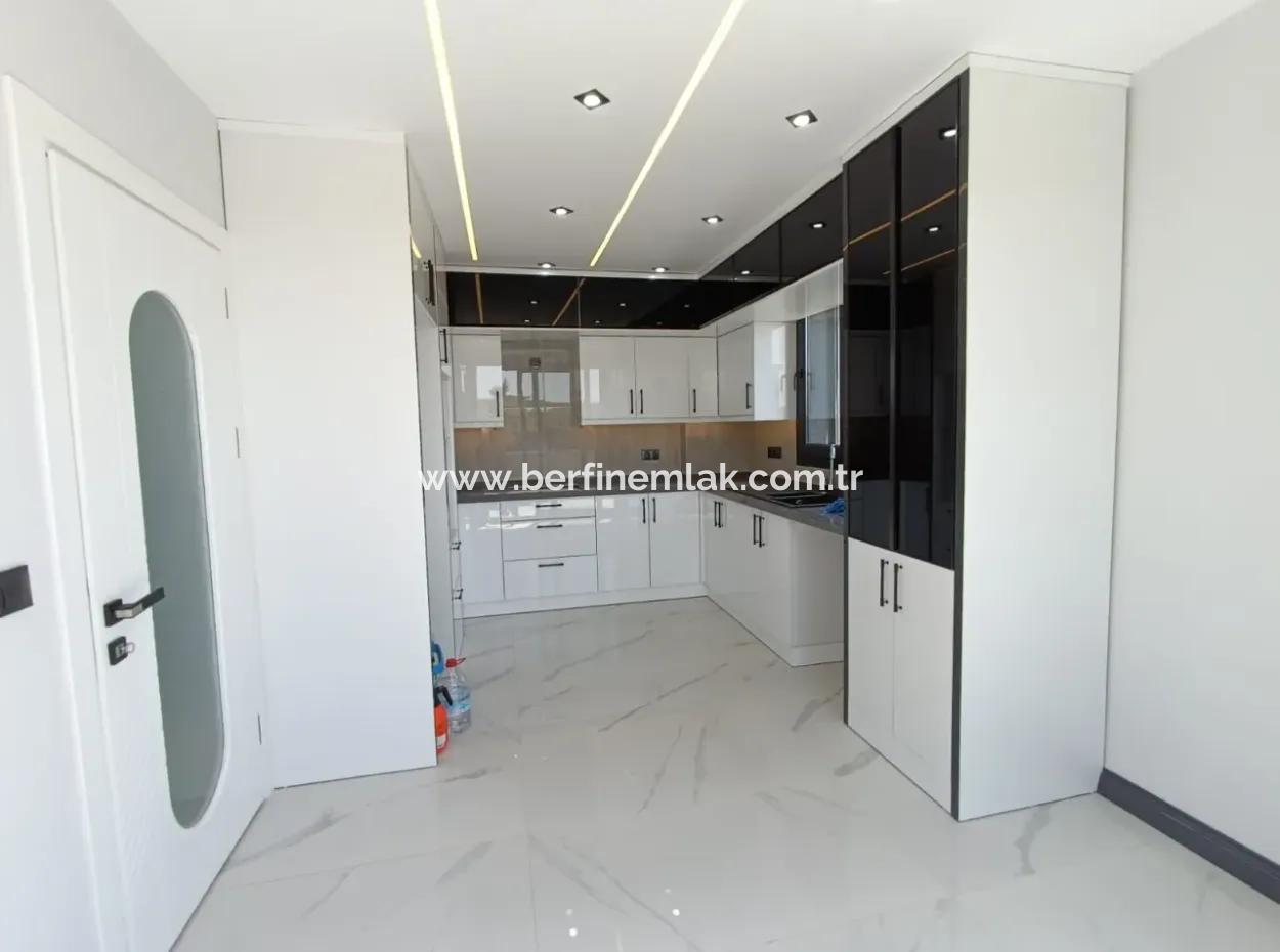 3 1 Villa Mit Pool Auf 300M2 Grundstück In Didim Efeler