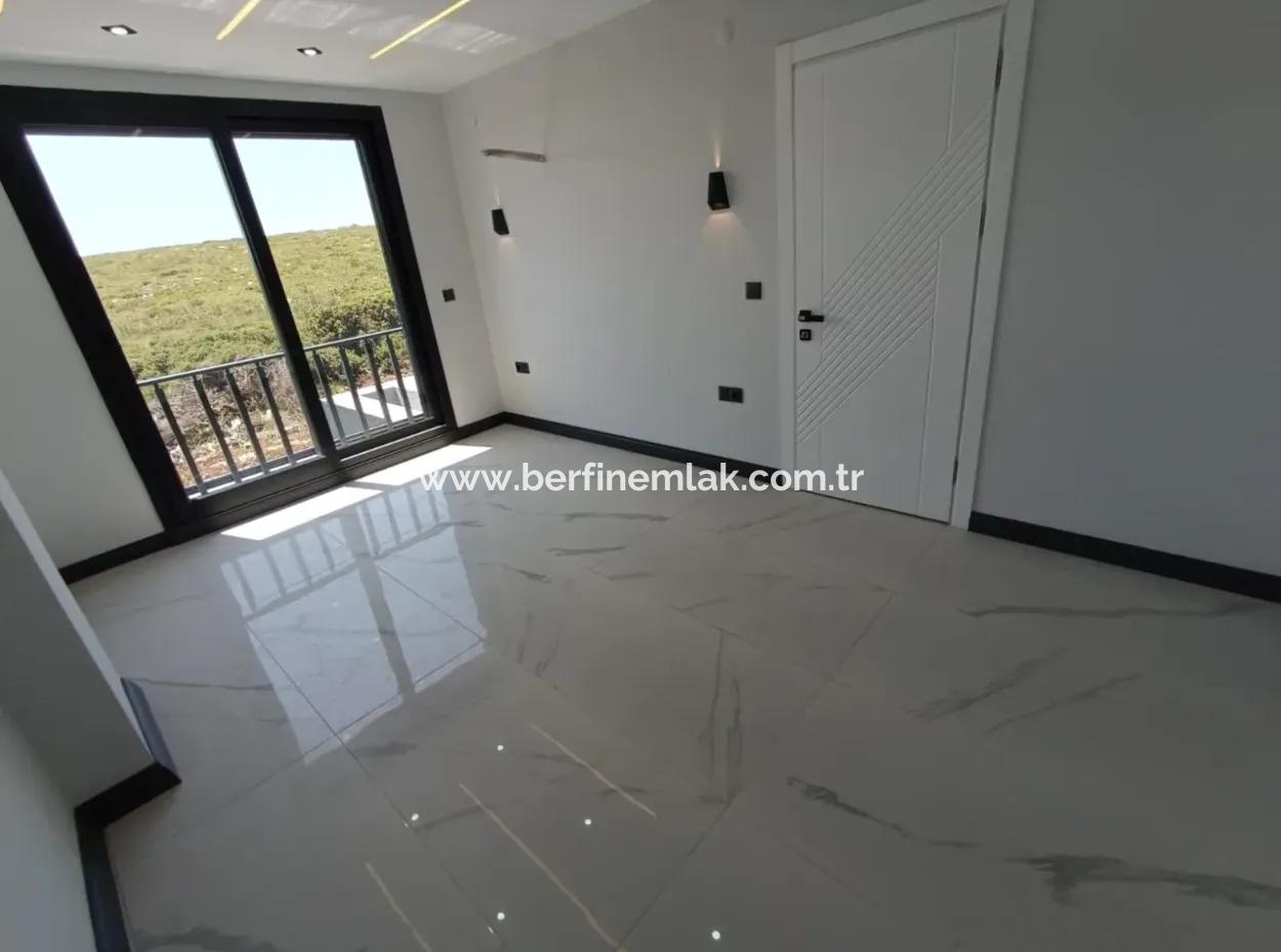 3 1 Villa Mit Pool Auf 300M2 Grundstück In Didim Efeler