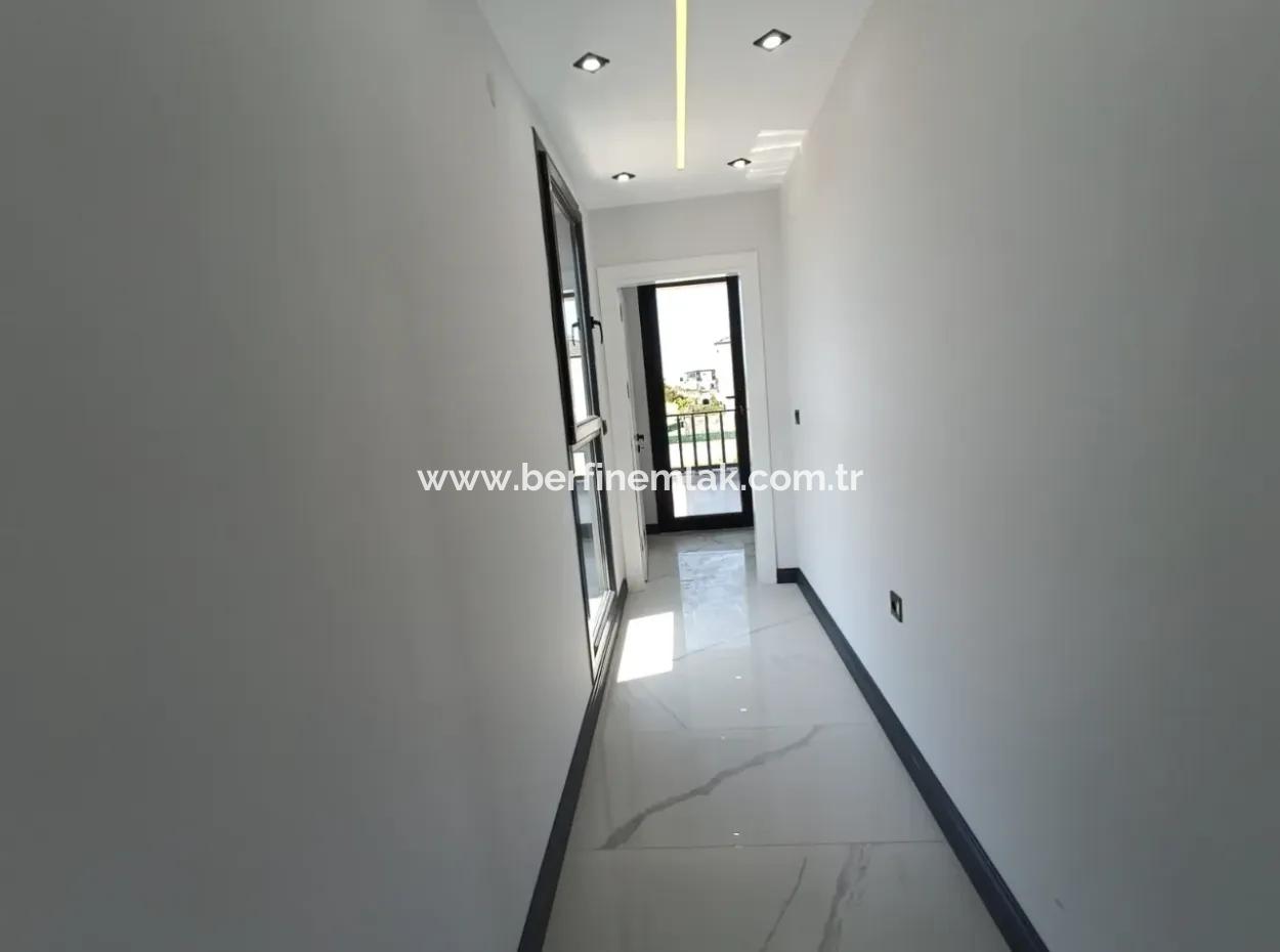 3 1 Villa Mit Pool Auf 300M2 Grundstück In Didim Efeler