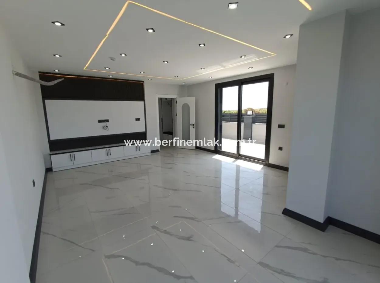 3 1 Villa Mit Pool Auf 300M2 Grundstück In Didim Efeler