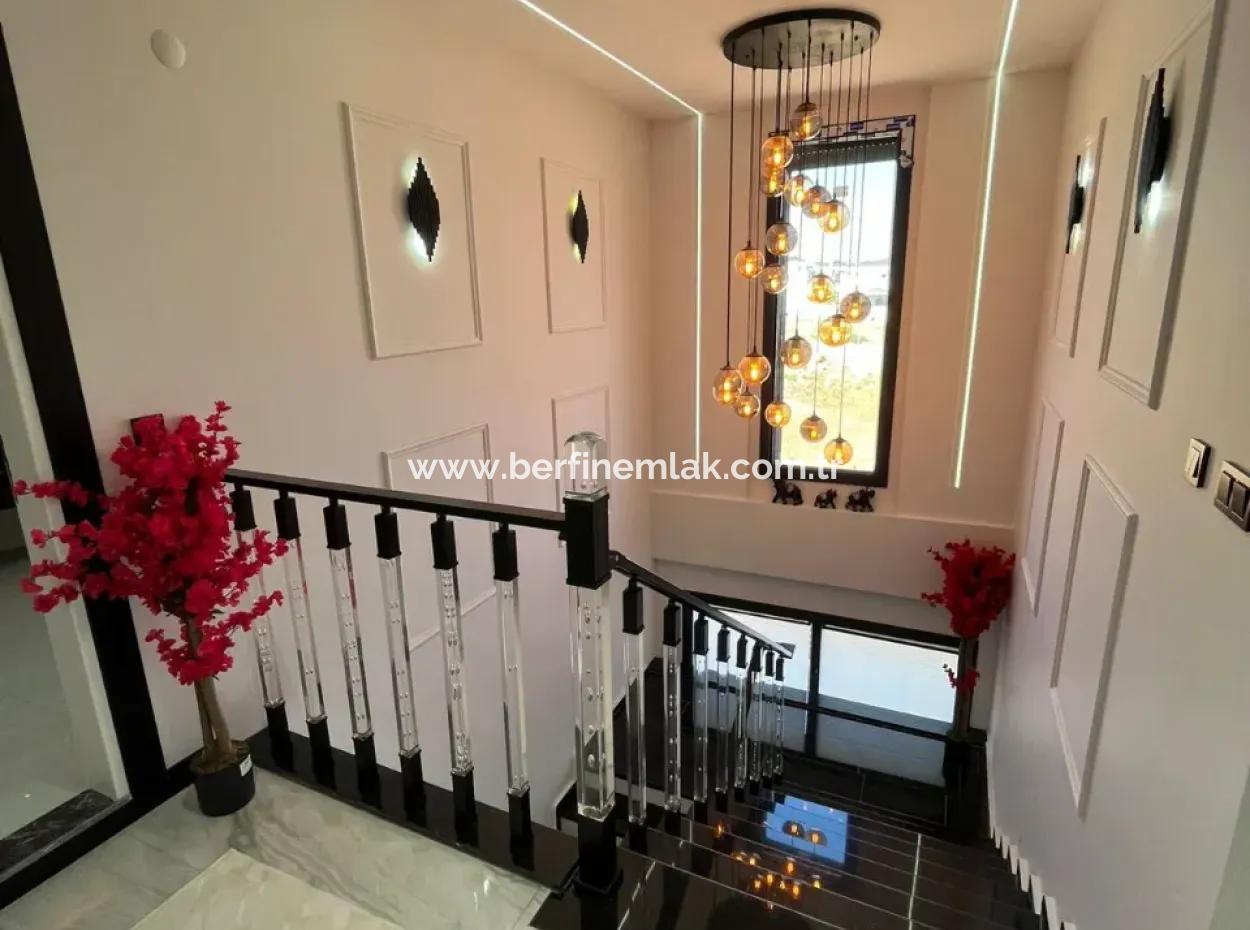 4 1 Fully Detached Villa With Pool In Aydin Didim Efeler Neighborhood