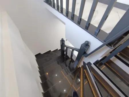 3 1 Villa With Pool In 300M2 Plot In Didim Efeler