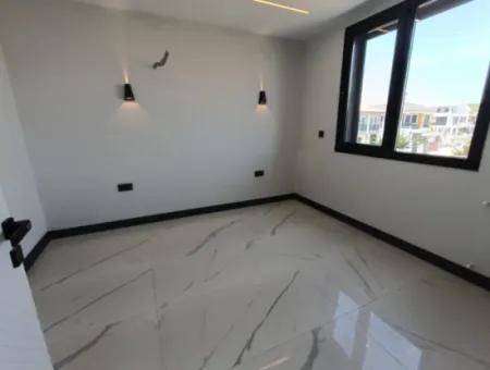 3 1 Villa With Pool In 300M2 Plot In Didim Efeler