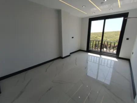 3 1 Villa With Pool In 300M2 Plot In Didim Efeler