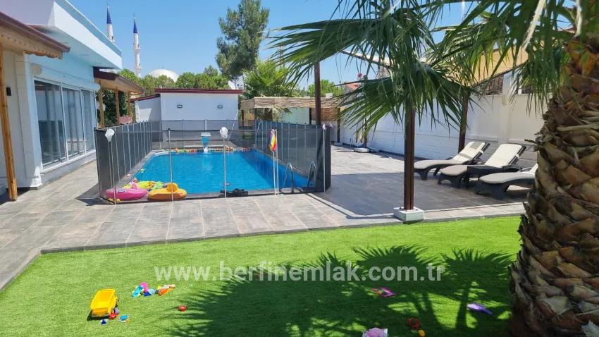Didim Akyeniköy Ak-yeniköy Mah. Satılık 5+2 Villa - 1.400 m²