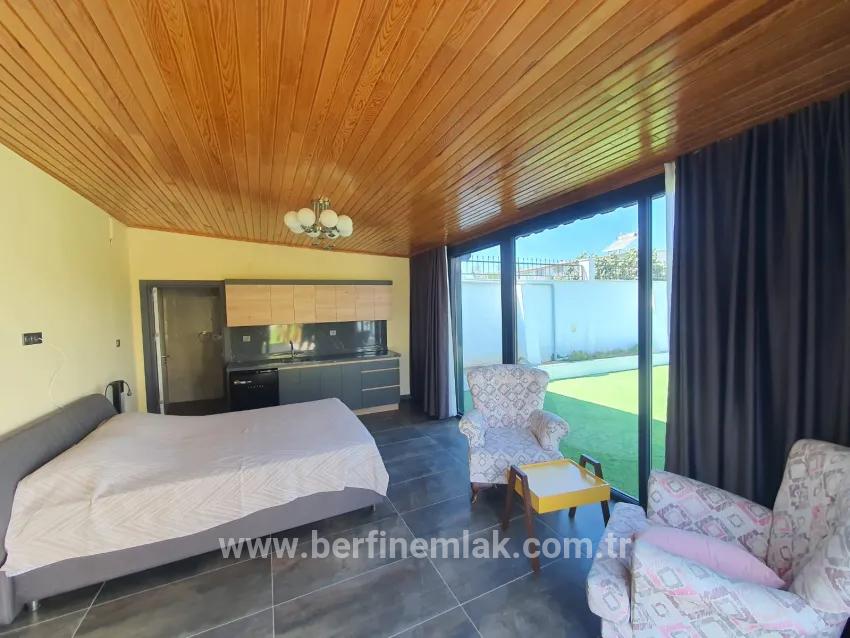 Didim Akyeniköy Ak-yeniköy Mah. Satılık 5+2 Villa - 1.400 m²