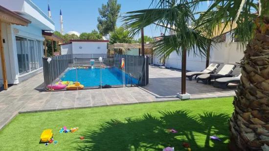 Didim'de 1400m2 Arsa İçerisinde Müstakil Villa