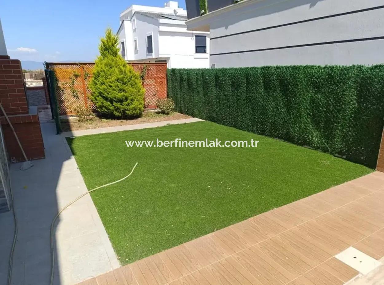 Didim Efeler Mahallesinde Deniz Manzaralı Villalar