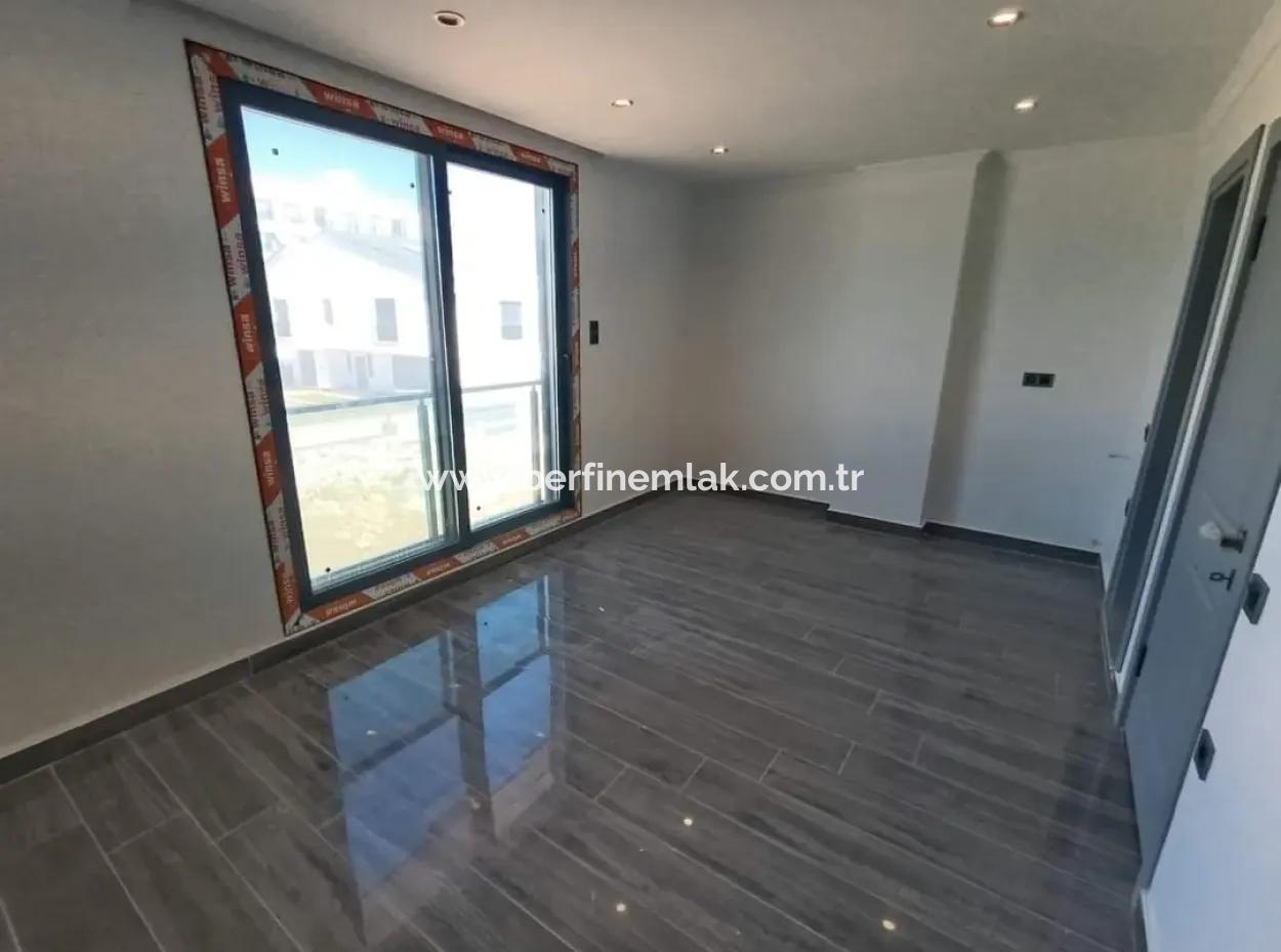 Didim Efeler Mahallesinde Deniz Manzaralı Villalar