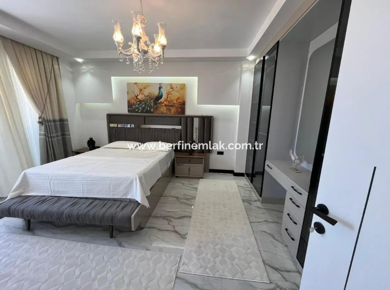 Aydın Didim Efeler Mahallesinde 4+1 Havuzlu Tam Müstakil Villa