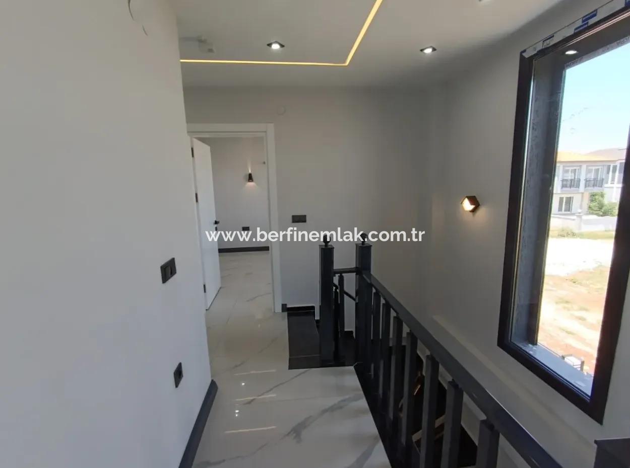 Didim Efelerde 300M2 Arsa İçinde  3+1 Havuzlu Villla