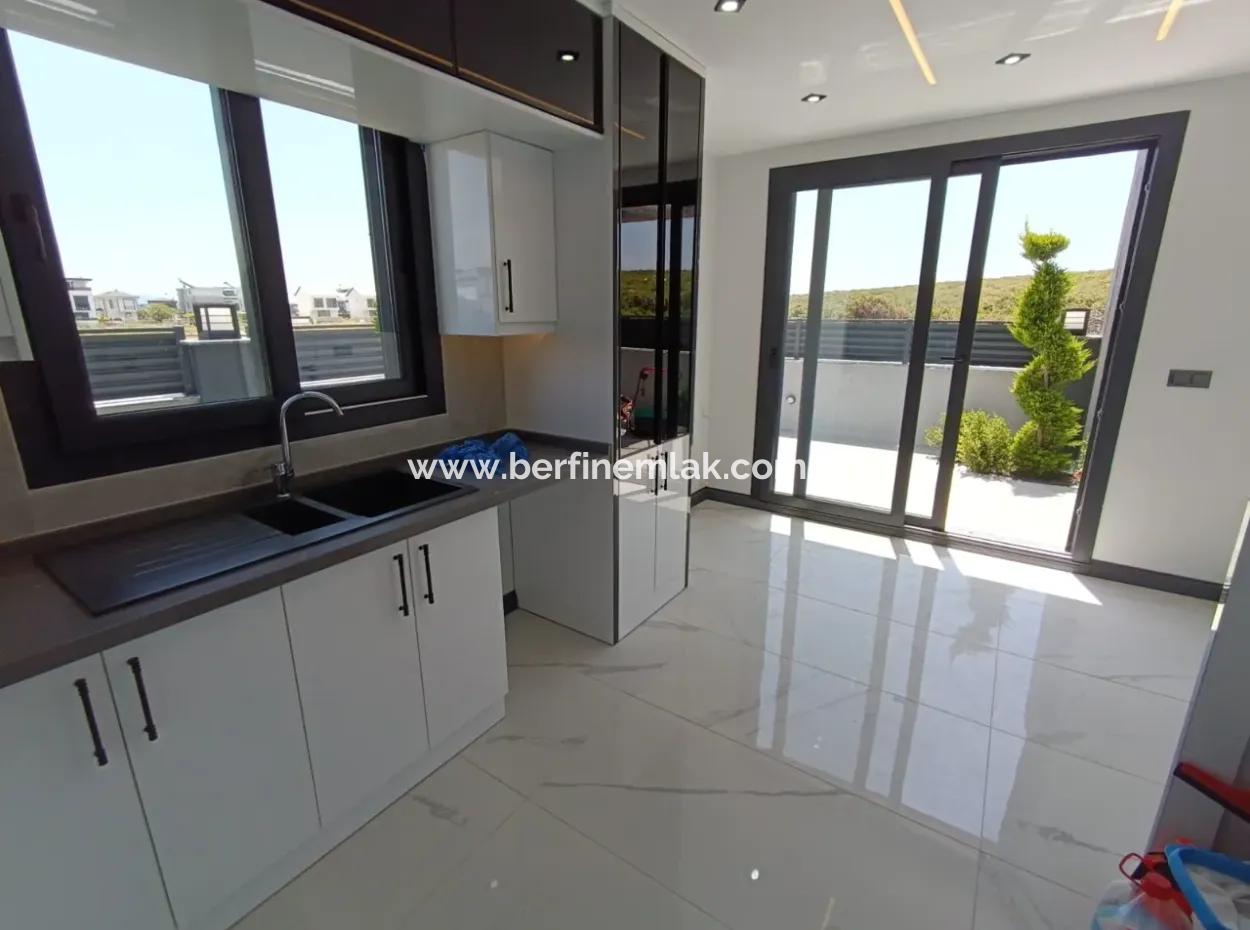 Didim Efelerde 300M2 Arsa İçinde  3+1 Havuzlu Villla