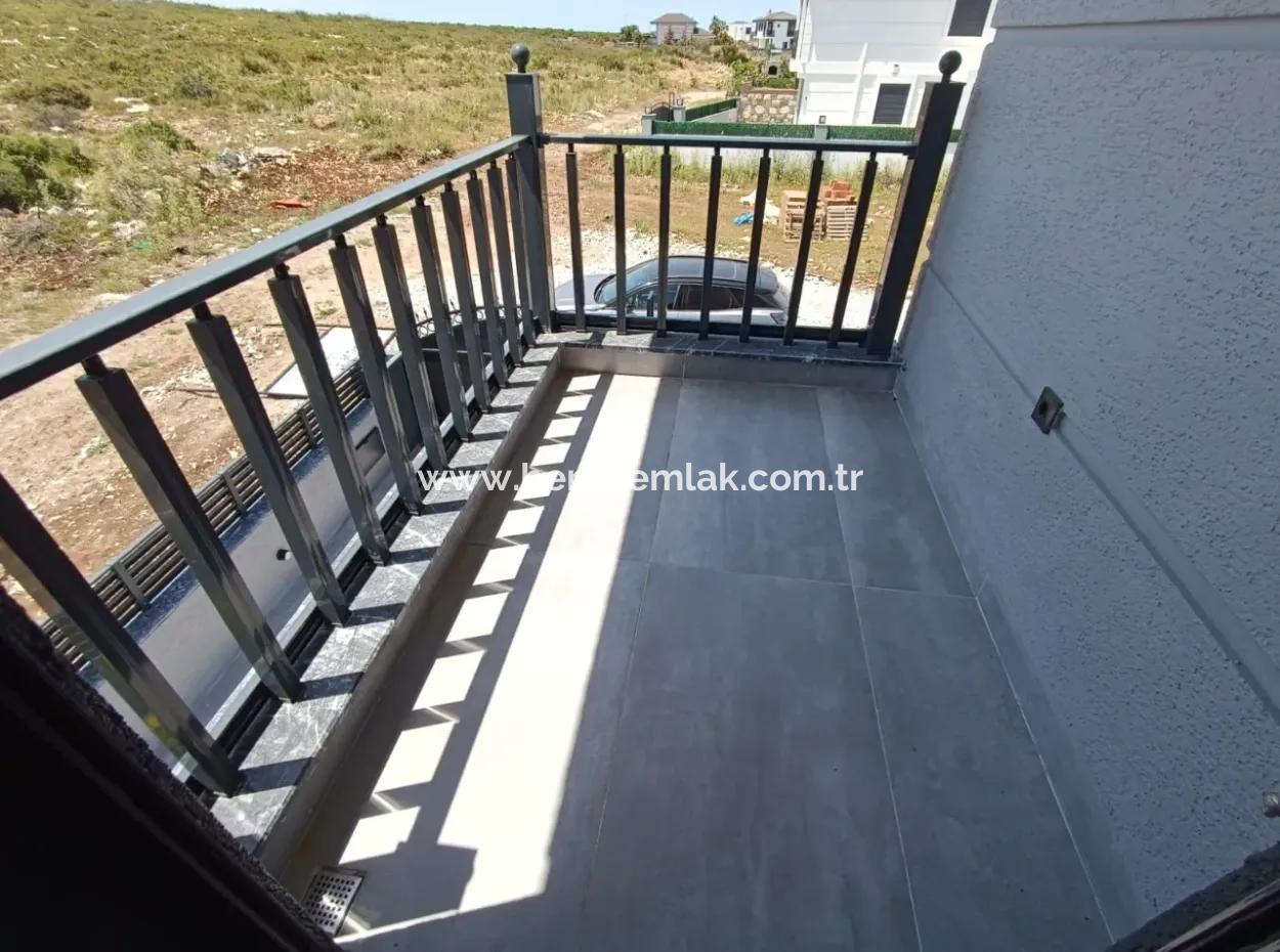 Didim Efelerde 300M2 Arsa İçinde  3+1 Havuzlu Villla