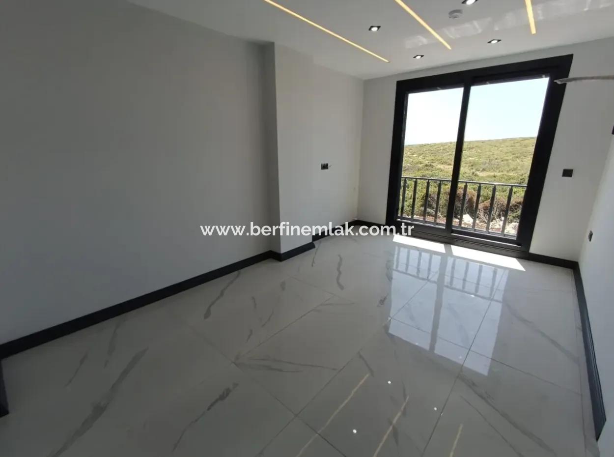 Didim Efelerde 300M2 Arsa İçinde  3+1 Havuzlu Villla
