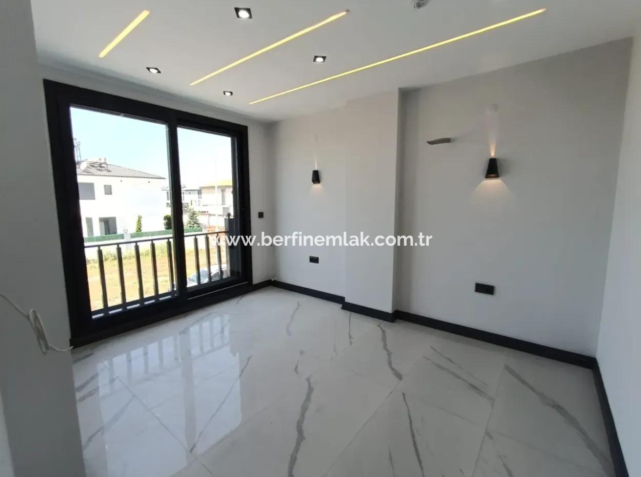 Didim Efelerde 300M2 Arsa İçinde  3+1 Havuzlu Villla