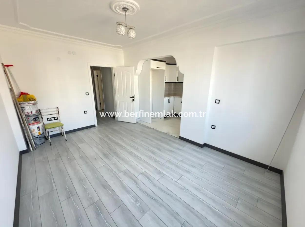 Didim   Efelerde  Liman Yoluna Sıfır 2+1 Daire