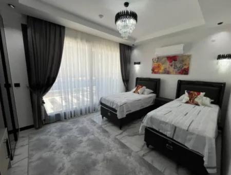 Didim Hısar Mahallesinde   Satılık  Tam Müstakil   4+1  Villa