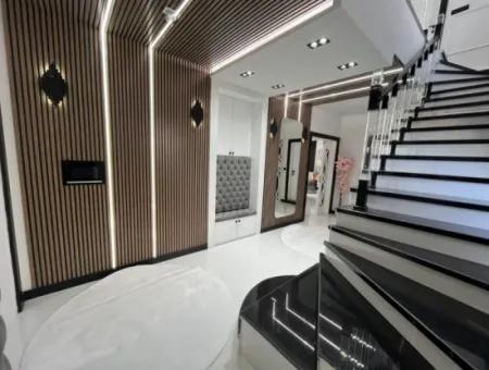 Didim Hısar Mahallesinde   Satılık  Tam Müstakil   4+1  Villa