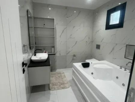 Didim Hısar Mahallesinde   Satılık  Tam Müstakil   4+1  Villa
