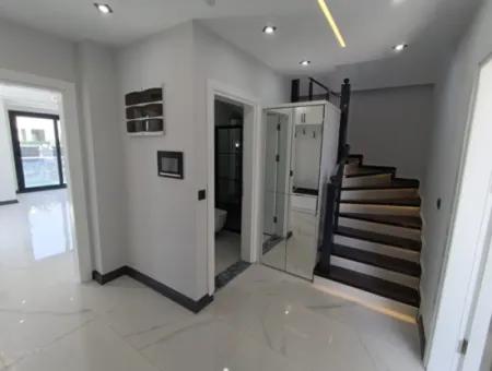 Didim Efelerde 300M2 Arsa İçinde  3+1 Havuzlu Villla