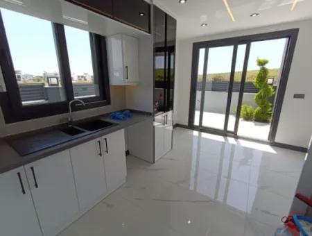 Didim Efelerde 300M2 Arsa İçinde  3+1 Havuzlu Villla